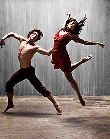 220px-Two_dancers